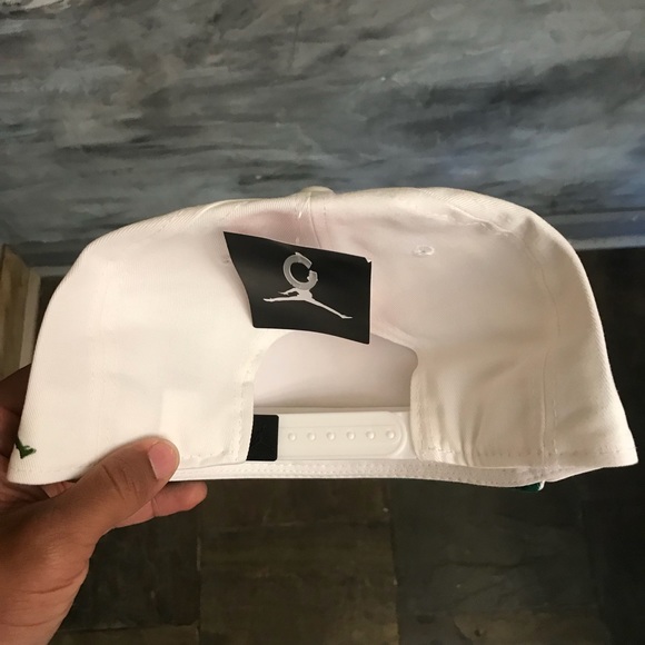 Air Jordan Gatorade SnapBack “Like Mike” - Picture 2 of 4